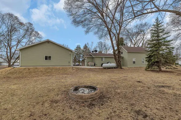 5004 139th ST, South Haven, MN 55382