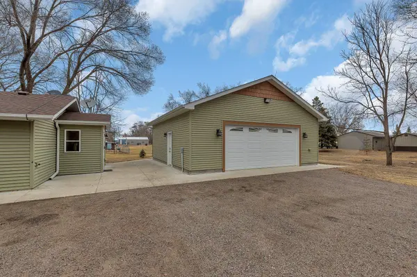 5004 139th ST, South Haven, MN 55382