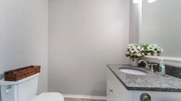 61 Landau Alcove, Woodbury, MN 55125