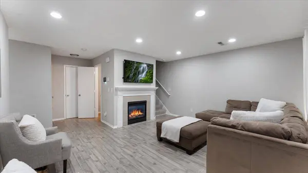 61 Landau Alcove, Woodbury, MN 55125