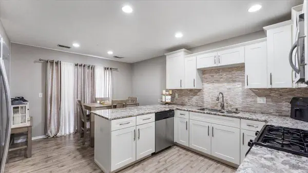 61 Landau Alcove, Woodbury, MN 55125