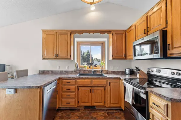 19656 Jamestown ST NE, East Bethel, MN 55011