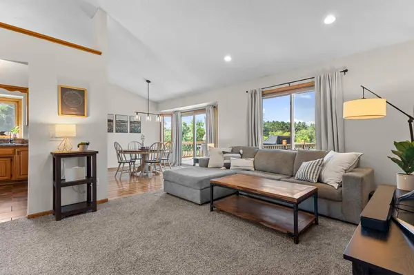 19656 Jamestown ST NE, East Bethel, MN 55011