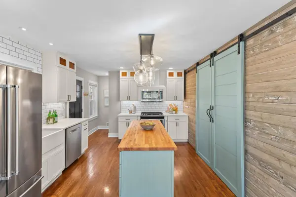 3212 29th AVE NE, Saint Anthony, MN 55418