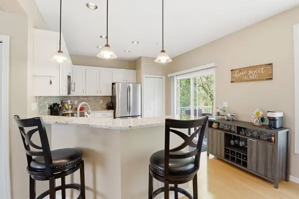 8852 Brunell WAY, Inver Grove Heights, MN 55076