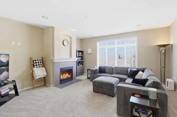 8852 Brunell WAY, Inver Grove Heights, MN 55076