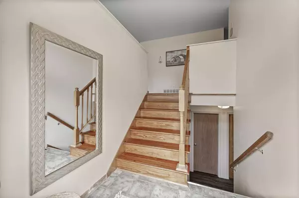 1028 Merritt ST, Shakopee, MN 55379