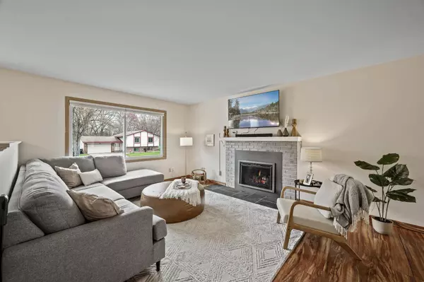 1028 Merritt ST, Shakopee, MN 55379