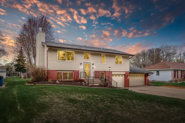 1028 Merritt ST, Shakopee, MN 55379