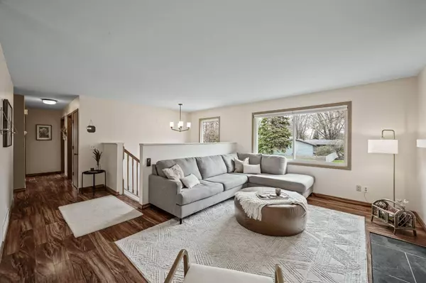 1028 Merritt ST, Shakopee, MN 55379