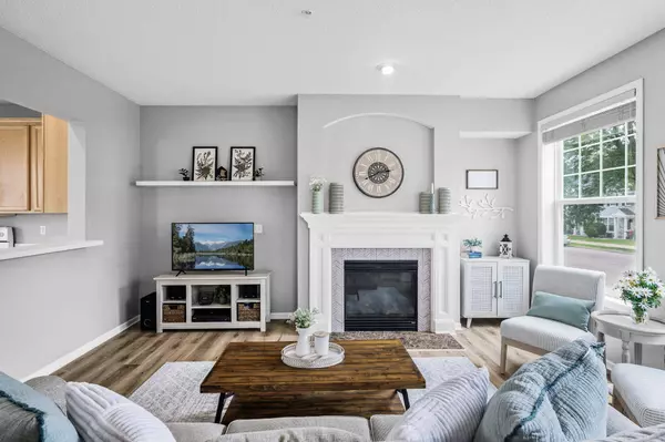 2099 Clover Ridge DR, Chaska, MN 55318