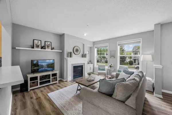 2099 Clover Ridge DR, Chaska, MN 55318