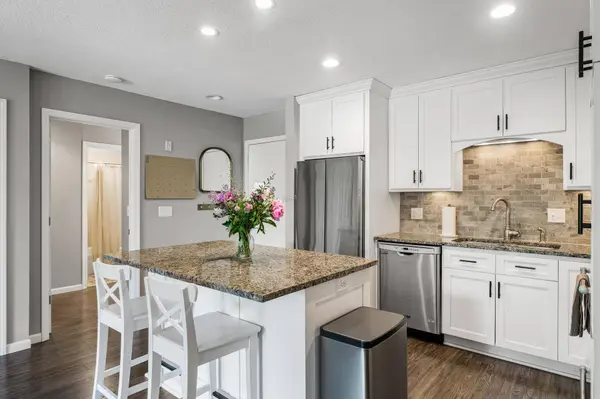 7510 Cahill RD #217B, Edina, MN 55439