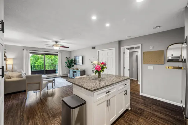 7510 Cahill RD #217B, Edina, MN 55439