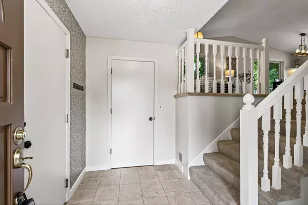 17150 Heywood CT, Lakeville, MN 55044