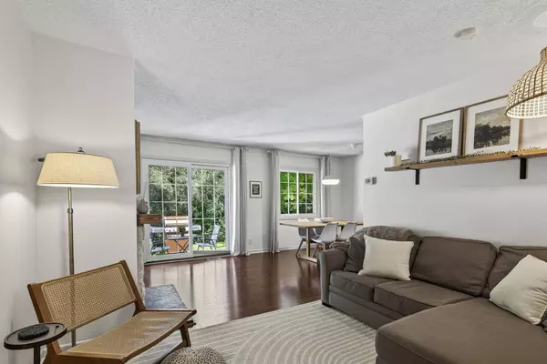 3262 Valley Ridge DR #4, Eagan, MN 55121