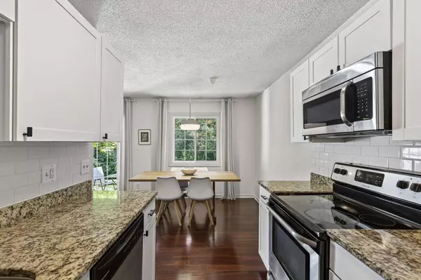 3262 Valley Ridge DR #4, Eagan, MN 55121