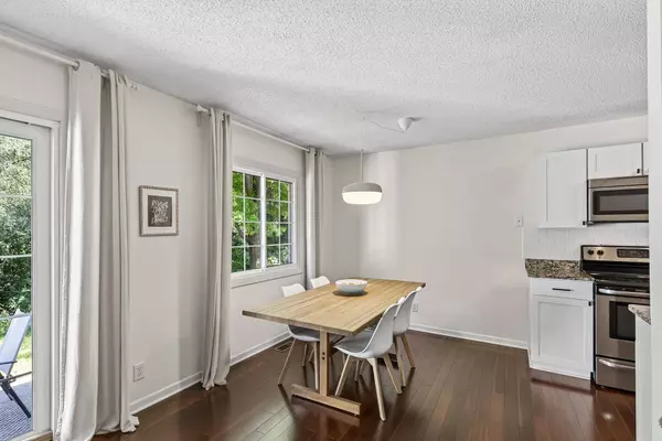 3262 Valley Ridge DR #4, Eagan, MN 55121