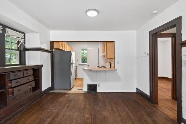2305 Golden Valley RD, Minneapolis, MN 55411