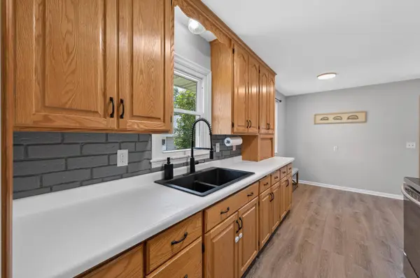 10855 President DR NE, Blaine, MN 55434