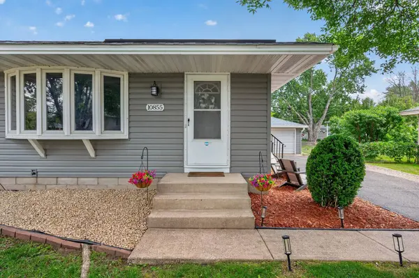 10855 President DR NE, Blaine, MN 55434