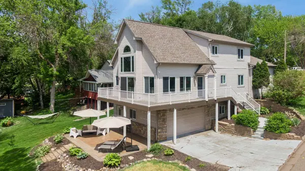 13530 Norelius LN, Lindstrom, MN 55045