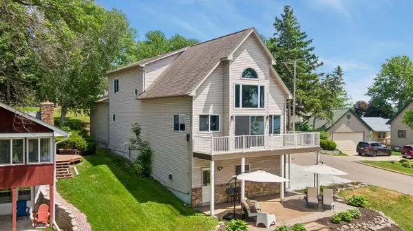 13530 Norelius LN, Lindstrom, MN 55045