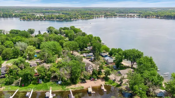 13530 Norelius LN, Lindstrom, MN 55045