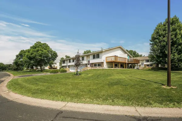 4269 Bridgewood TER, Vadnais Heights, MN 55127