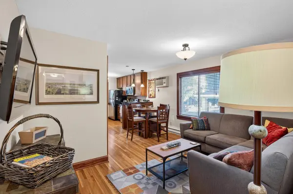 3128 Hennepin AVE #101, Minneapolis, MN 55408