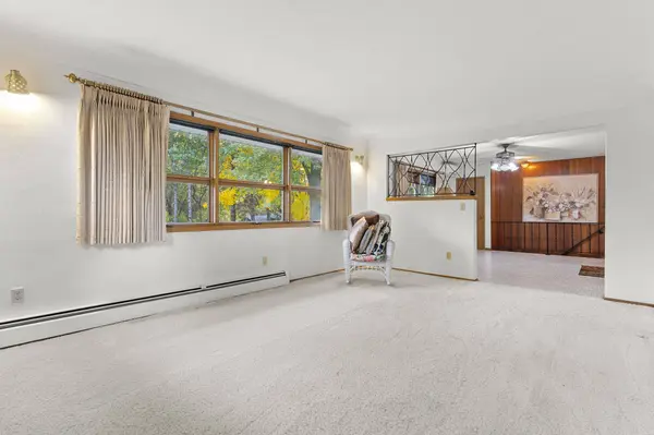 1714 Arkwright ST, Maplewood, MN 55117