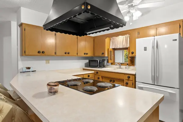 1714 Arkwright ST, Maplewood, MN 55117