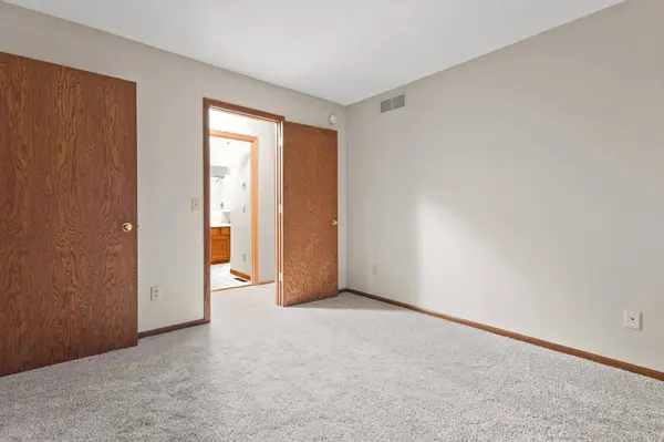 7636 Borman WAY, Inver Grove Heights, MN 55076