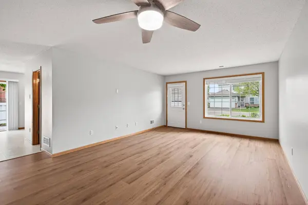 15822 Fleet TRL, Apple Valley, MN 55124