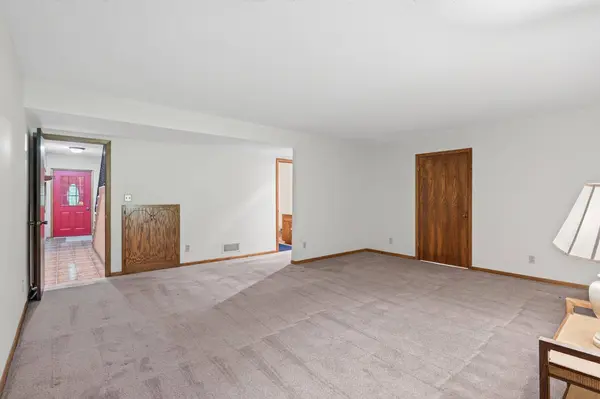 72 Garden DR, Burnsville, MN 55337