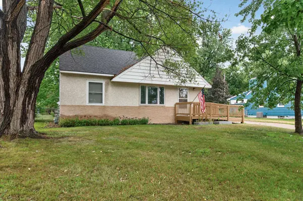 2551 Rainbow LN