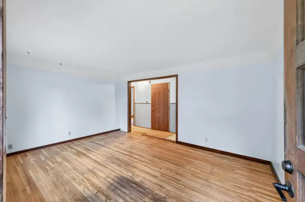 2551 Rainbow LN, New Brighton, MN 55112