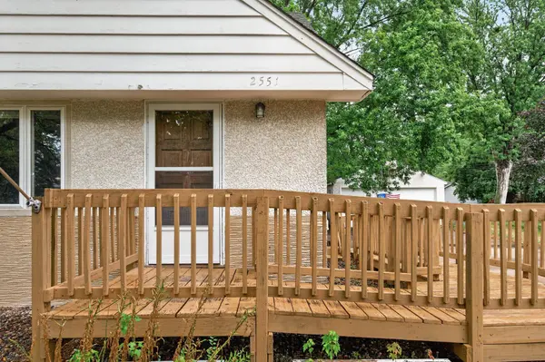 2551 Rainbow LN, New Brighton, MN 55112