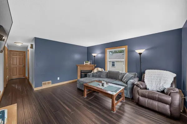 1518 Pacific ST, Saint Paul, MN 55106