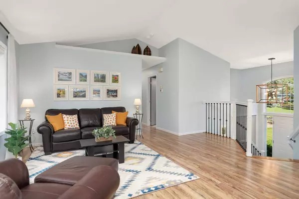 2560 91st LN NE, Blaine, MN 55449