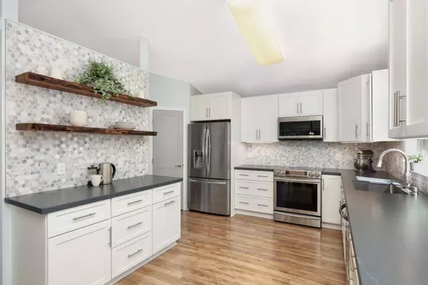 2560 91st LN NE, Blaine, MN 55449