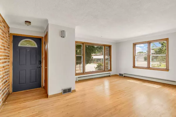 605 Griggs ST N, Saint Paul, MN 55104