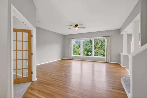 9216 Hunters CT, Minnetrista, MN 55375