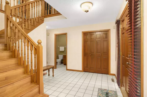 1318 W Royal Oaks DR, Shoreview, MN 55126