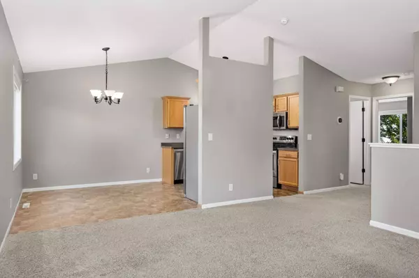 48 Arbor LN, Farmington, MN 55024