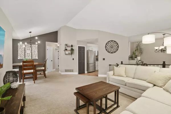 11282 50th PL N, Plymouth, MN 55442