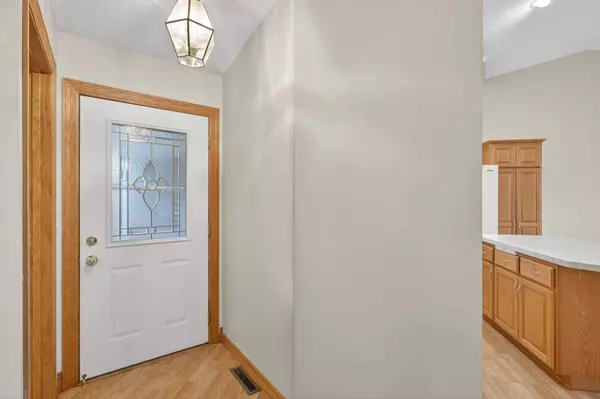 6236 Creekview LN N, Brooklyn Park, MN 55443