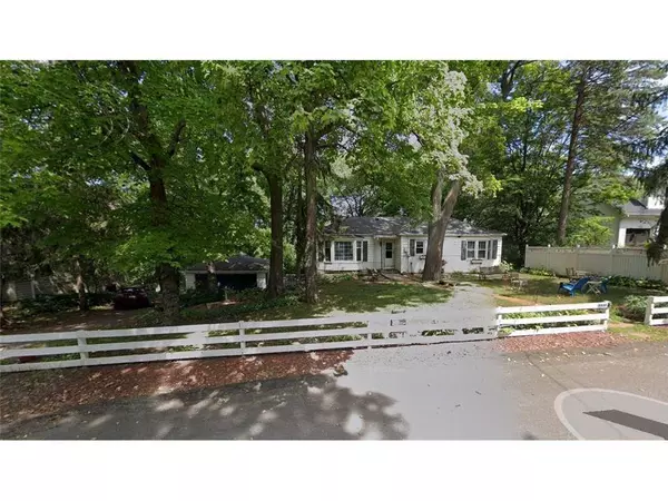 18800 Highland AVE, Deephaven, MN 55391