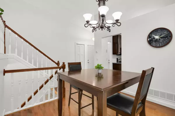 715 Liberty Heights DR, Chaska, MN 55318