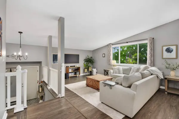 8920 Darnel RD, Eden Prairie, MN 55347